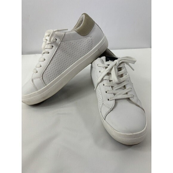 Steve Madden Starling Sneaker White Grey Suede Size 8.5 Perforated Star Accent - Picture 4 of 13